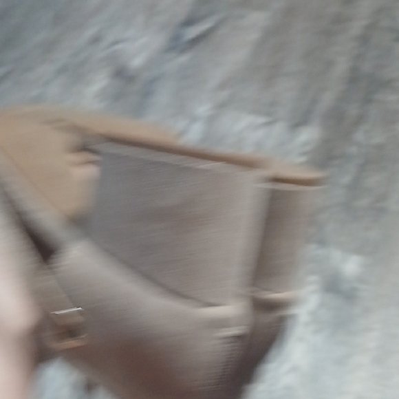 Tan Block Heels By New Directions, Sz 10 , New Without Tags Or Box. - Picture 5 of 6